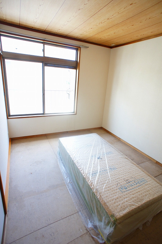 Living and room. Japanese-style room 6 quires