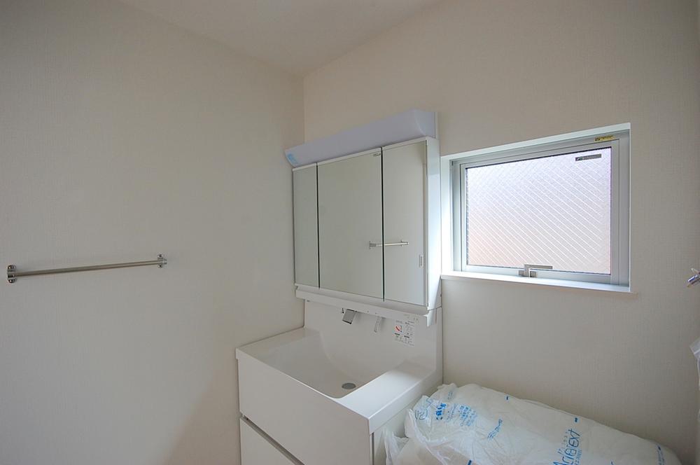 Wash basin, toilet. 2013 October shooting