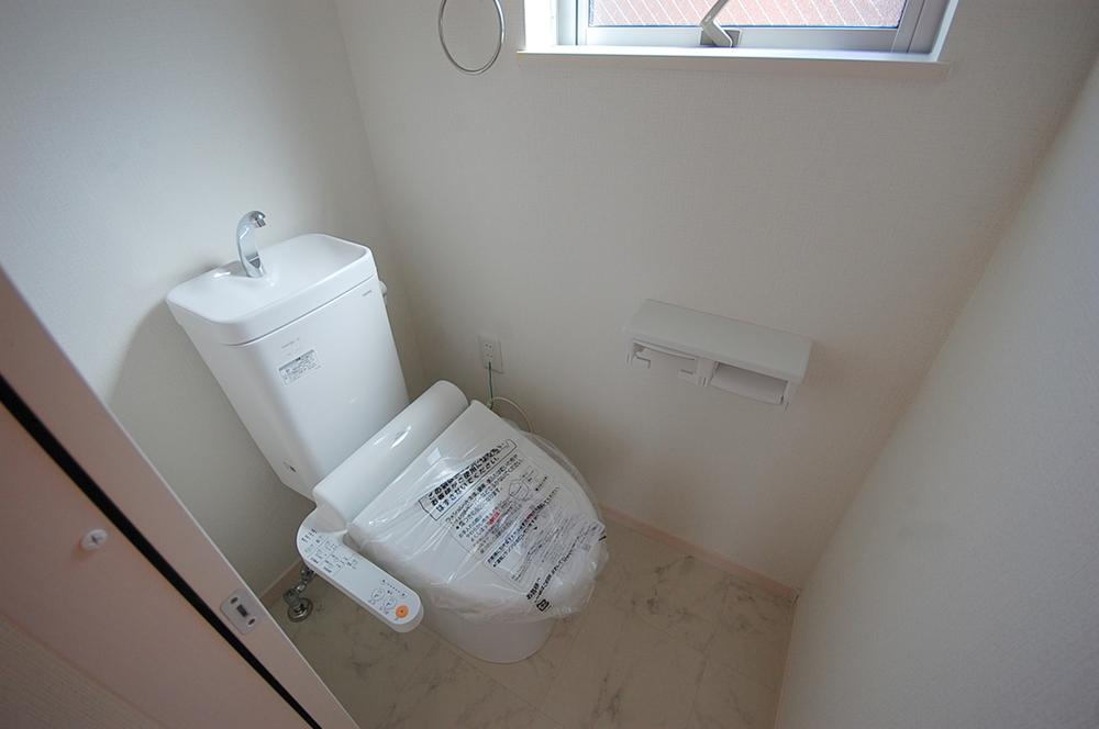 Toilet. 2013 October shooting