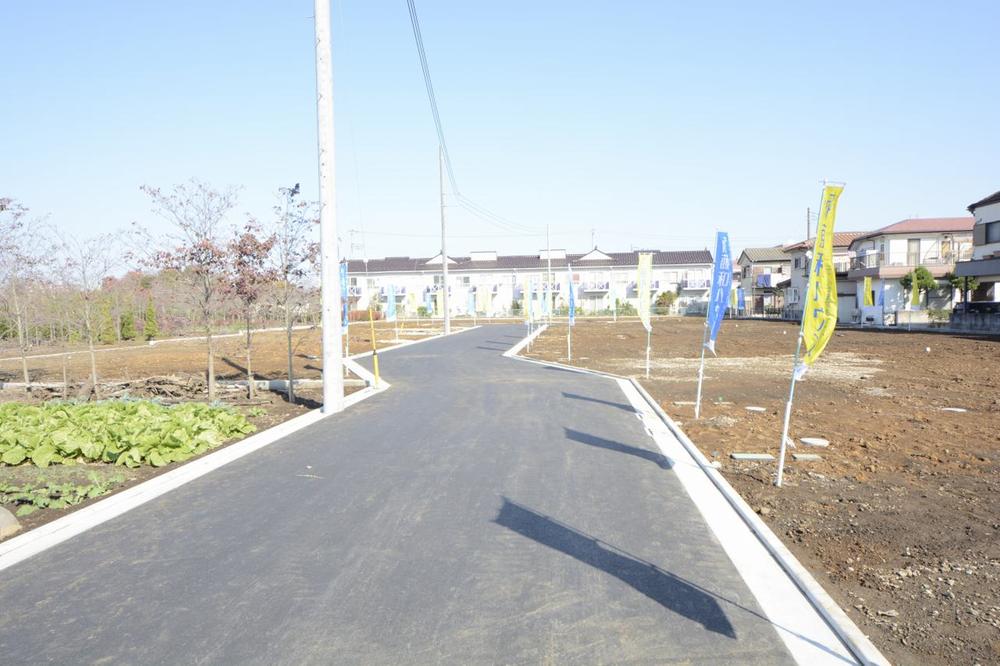 Local photos, including front road. It was to construct complete! Local (11 May 2013) Shooting