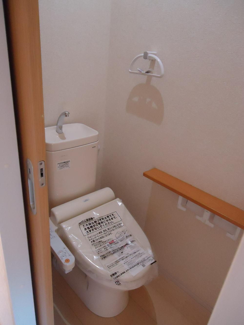 Toilet. Indoor (12 May 2013) Shooting