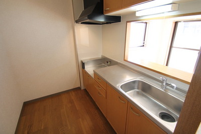 Kitchen. Spacious sink ☆ Two-burner stove installation Allowed!