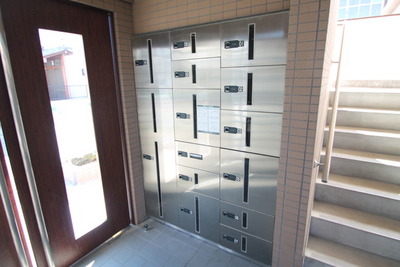 Other common areas. Convenient home delivery BOX!