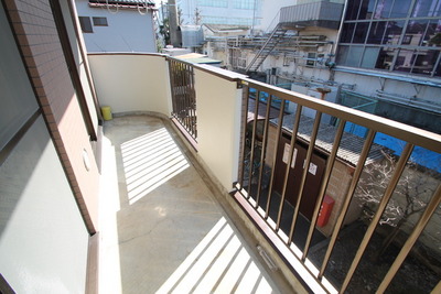Balcony. Spacious balcony! Better view!