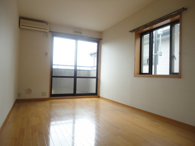 Living and room. Two-sided lighting per corner room! !