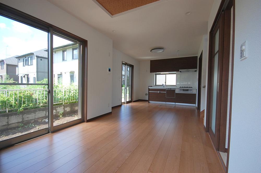 Same specifications photos (living). The company enforcement example