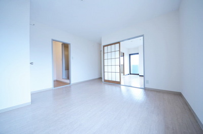 Living and room. ☆ Bright living ☆