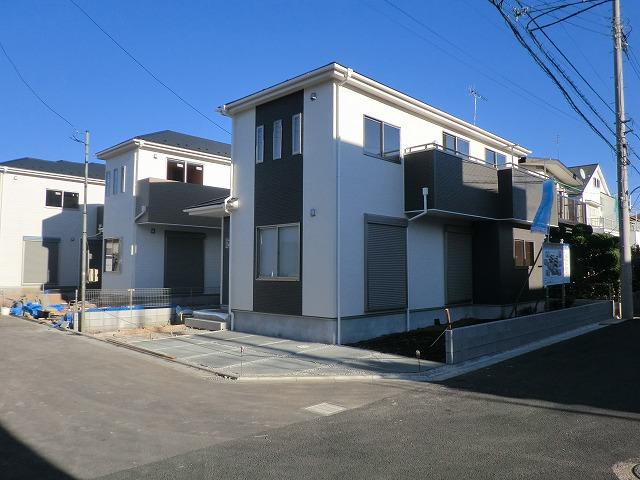 Local photos, including front road. Local (December 23, 2013) Shooting