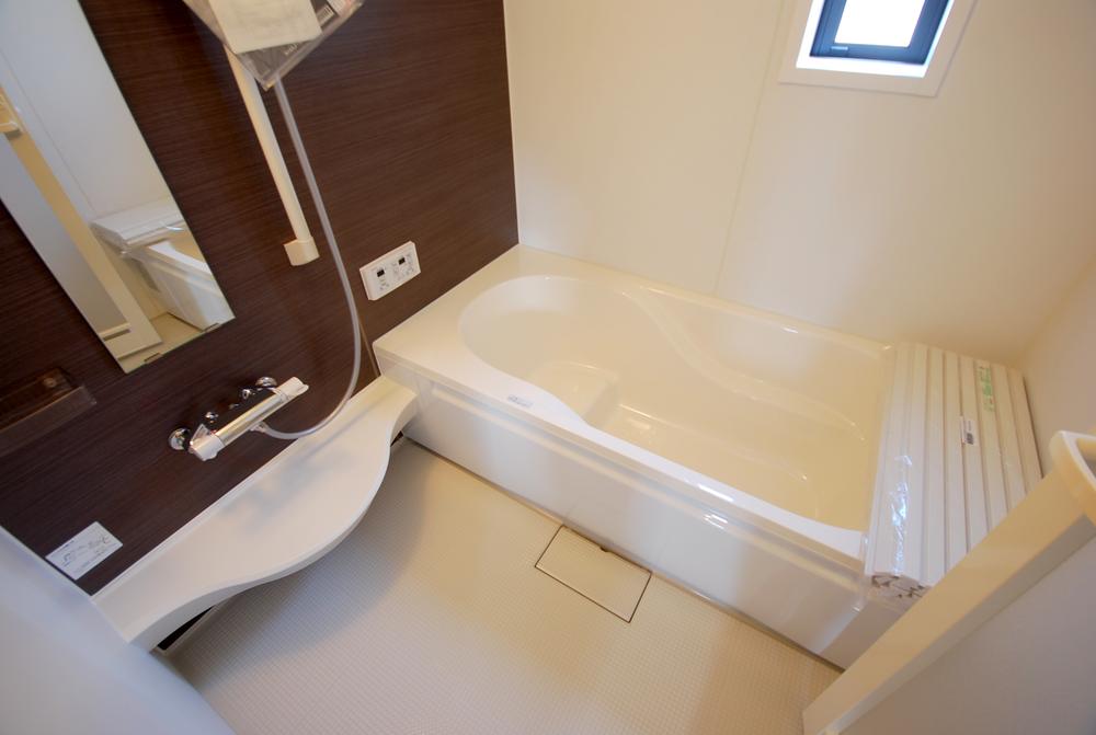 Same specifications photo (bathroom). The company construction cases