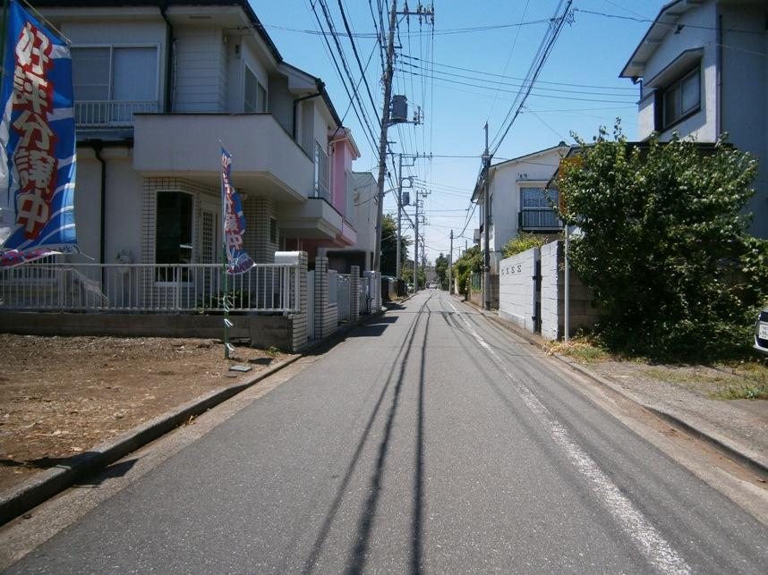 Local photos, including front road. Local (July 2013) Shooting