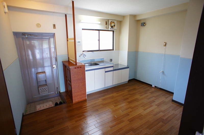 Kitchen. 6 Pledge of DK