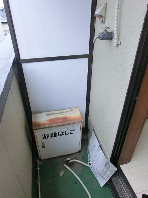 Other room space. This is useful if there is a shoe box ☆