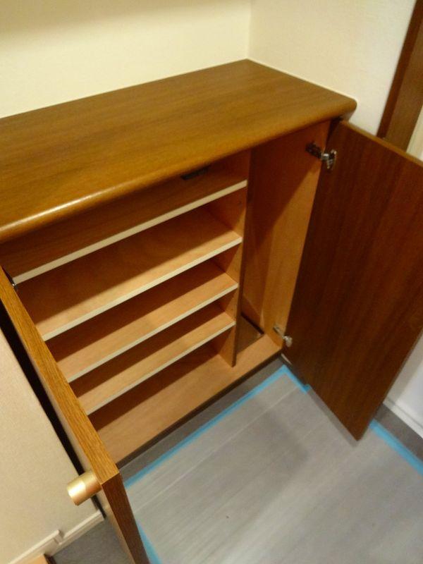 Entrance. Entrance storage