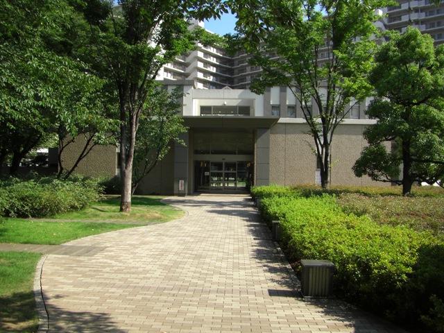 Entrance. Common areas