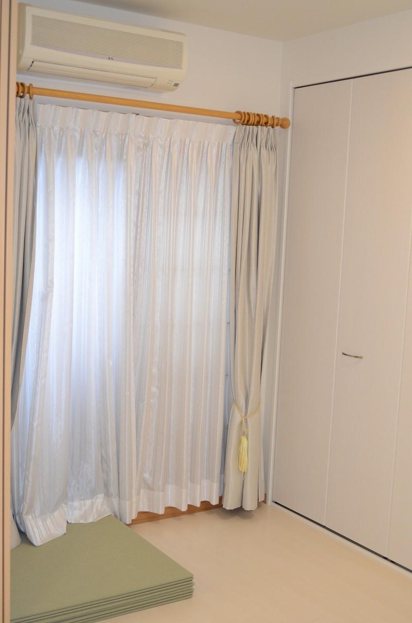 Non-living room. Indoor (September 2013) Shooting Since the living room next to the Western-style there is a storage capacity rich closet, Room is born in space