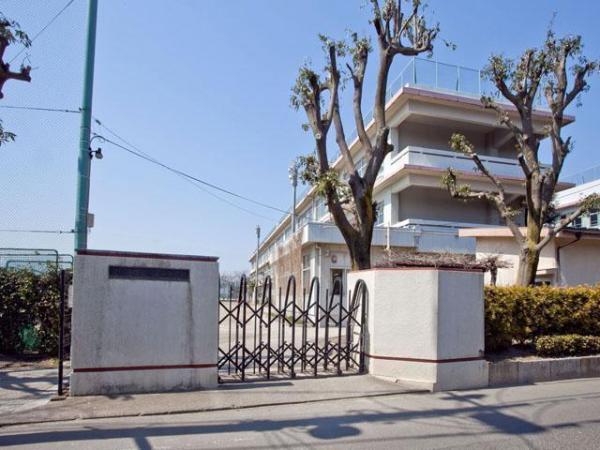 Junior high school. 737m to Tachikawa Municipal Tachikawa first junior high school