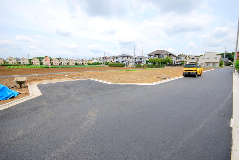 Local photos, including front road. Local (July 2013) Shooting