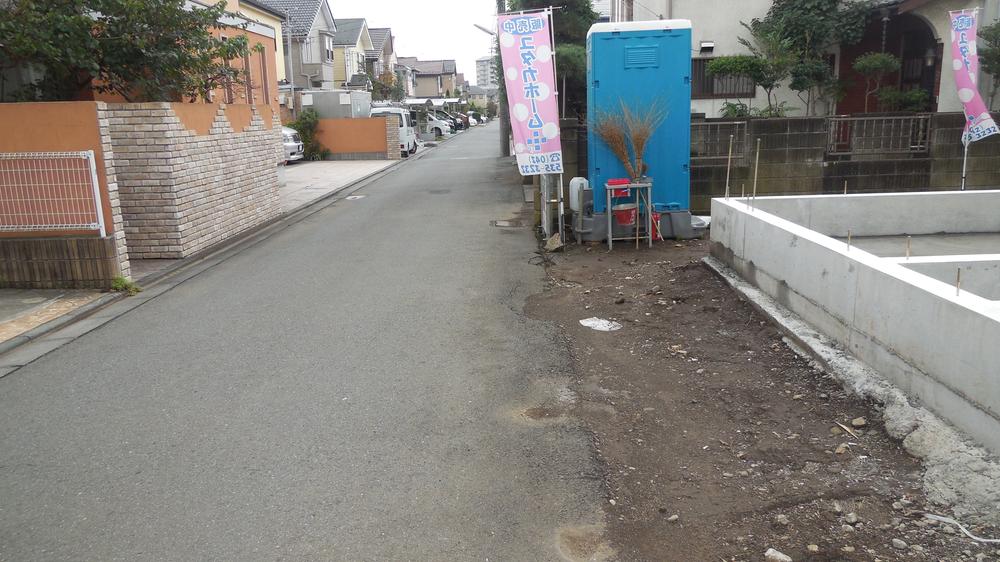 Local photos, including front road. Local (10 May 2013) Shooting