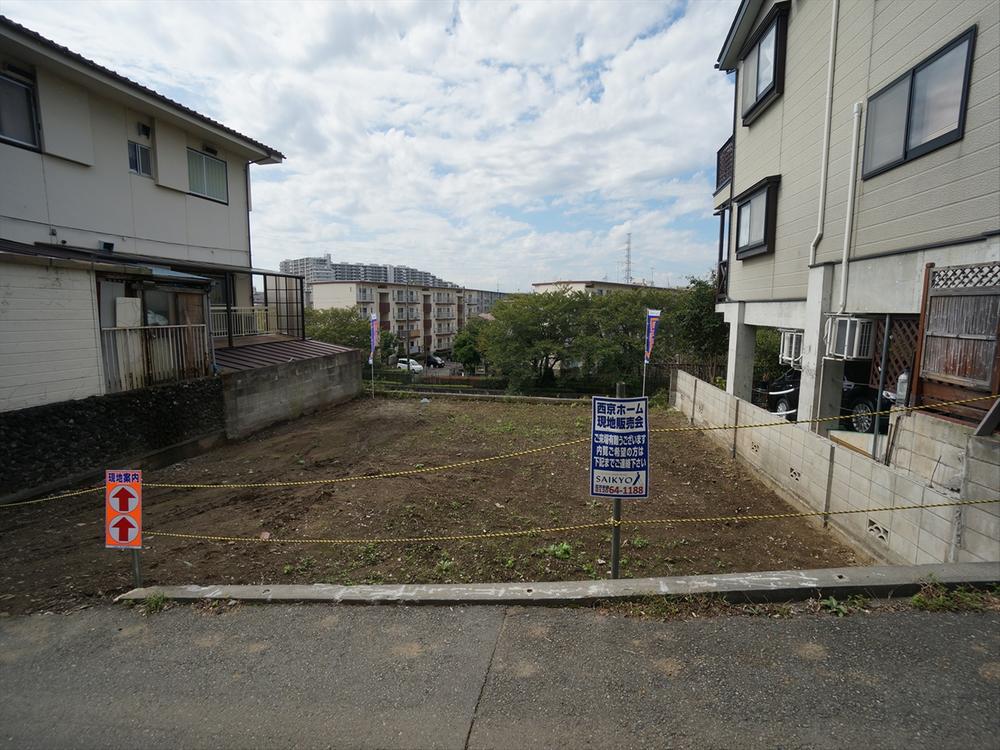 Local photos, including front road. 2013 October shooting