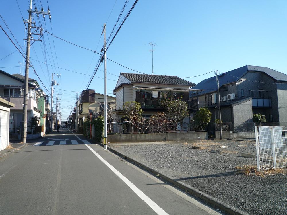 Local photos, including front road. Local (12 May 2013) Shooting