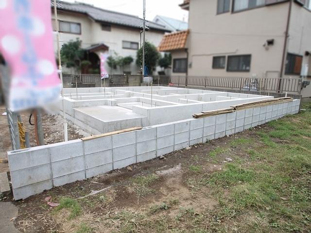 Local appearance photo. Time basis