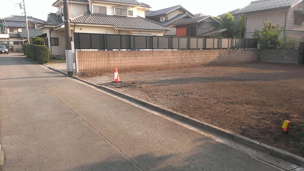 Local photos, including front road. Local (July 2013) Shooting