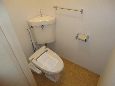 Toilet. Popular bus Restroom! !