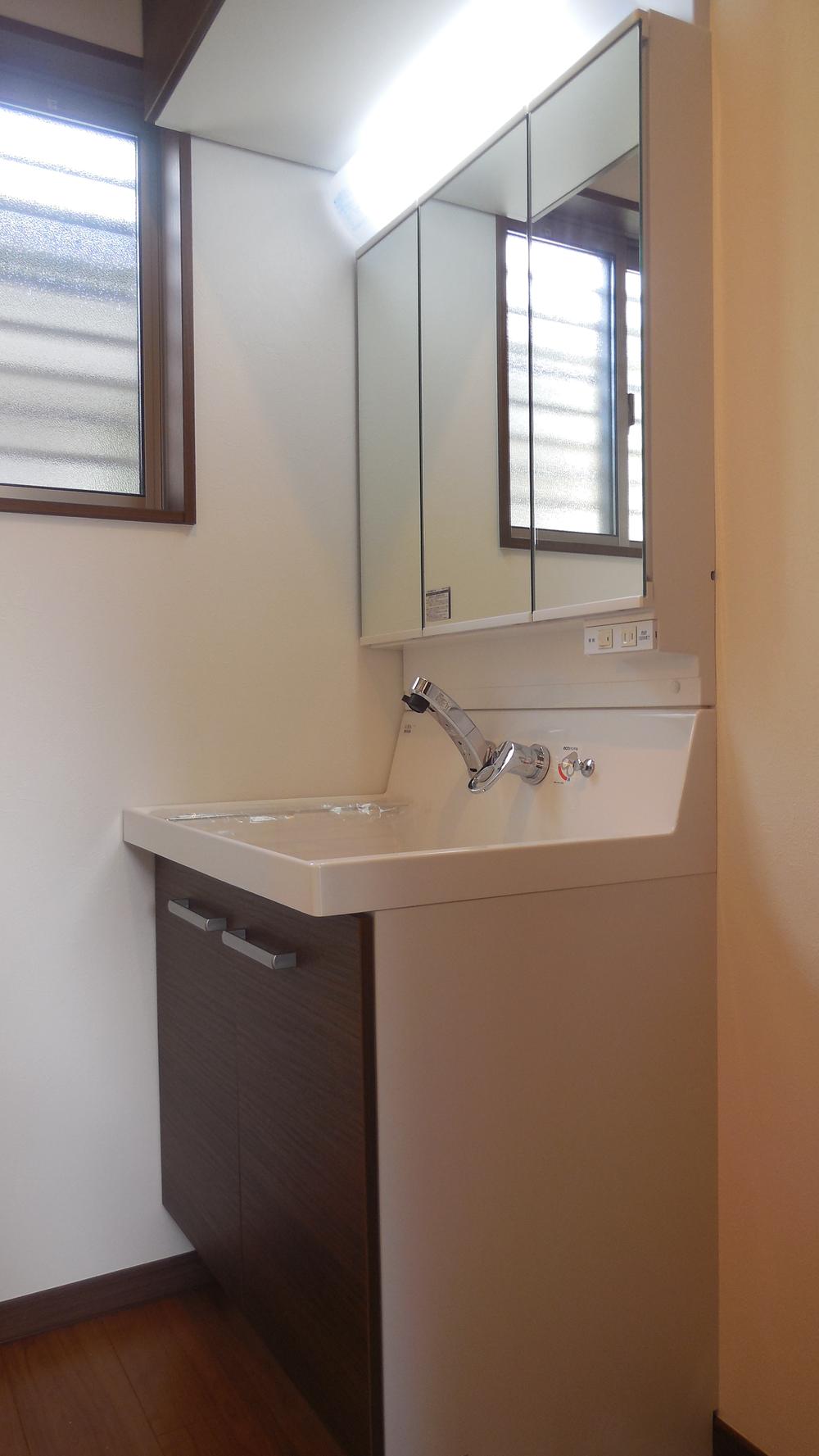 Wash basin, toilet. Indoor (10 May 2013) Shooting ※ It will be the example of construction.