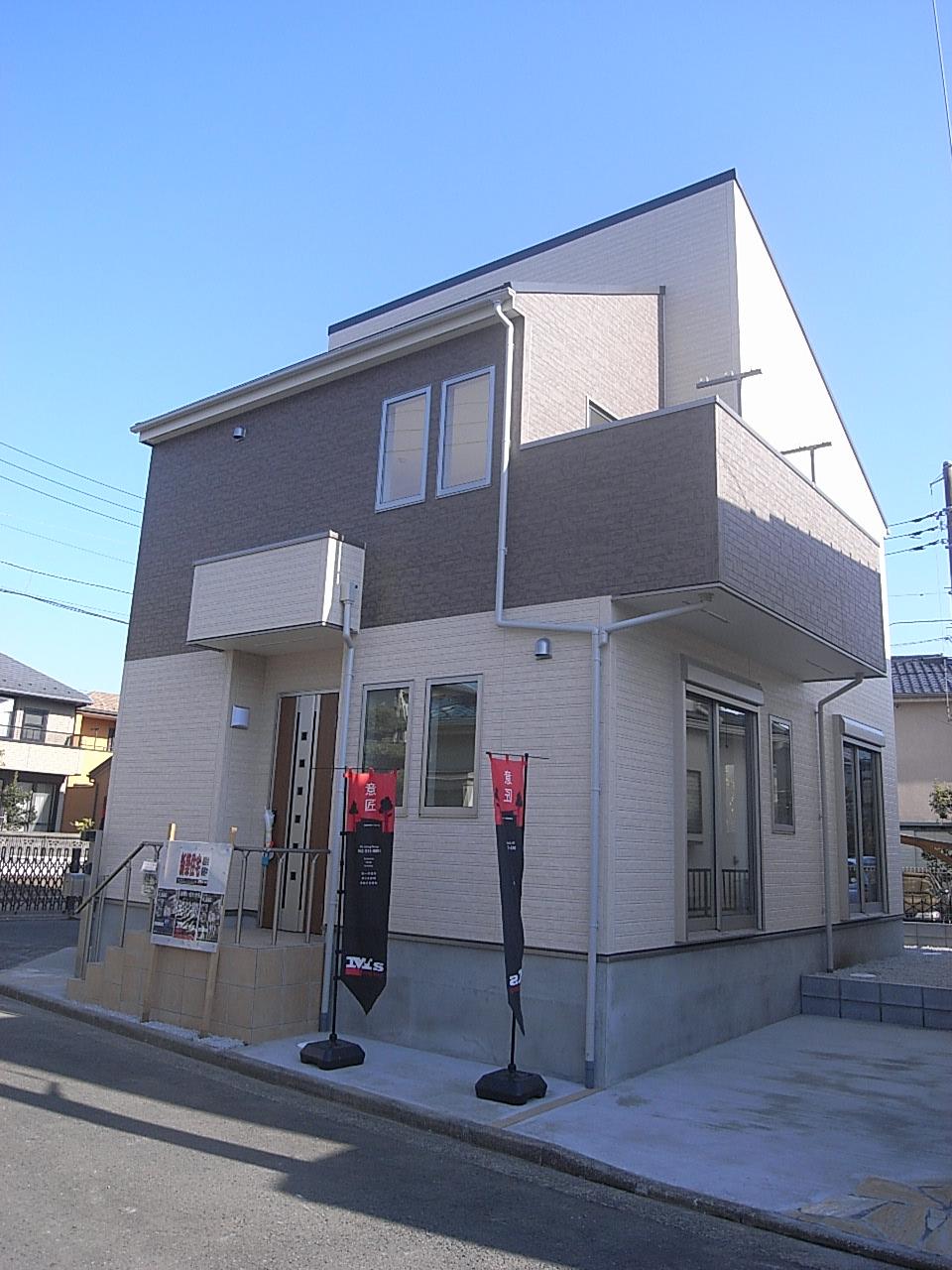 Local appearance photo. Chic look