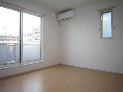 Living and room. ☆ Bright living room ☆