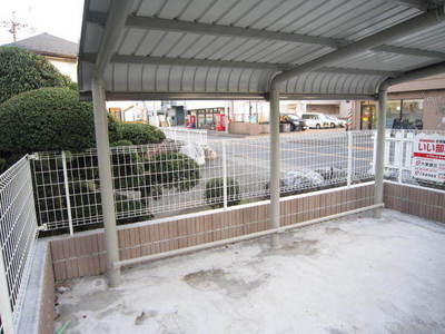 Other common areas. ☆ Covered parking lot ☆