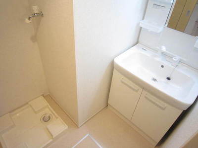 Washroom. ☆ Wash basin ・ Washing machine Storage ☆