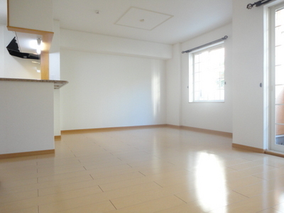 Living and room. Spacious a 15.8 quires of LDK! !