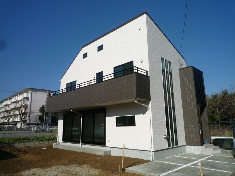 Local appearance photo. Local (12 May 2013) Shooting