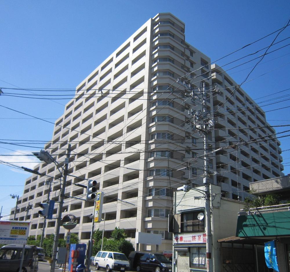 Local appearance photo. Local (August 2012) shooting Luxurious appearance