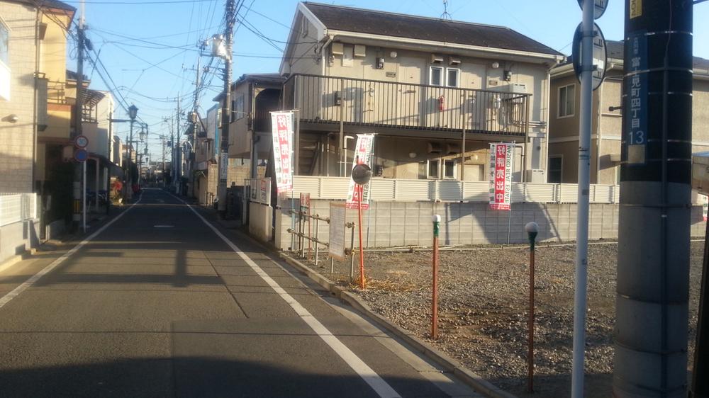 Local photos, including front road. Local (203 December) shooting