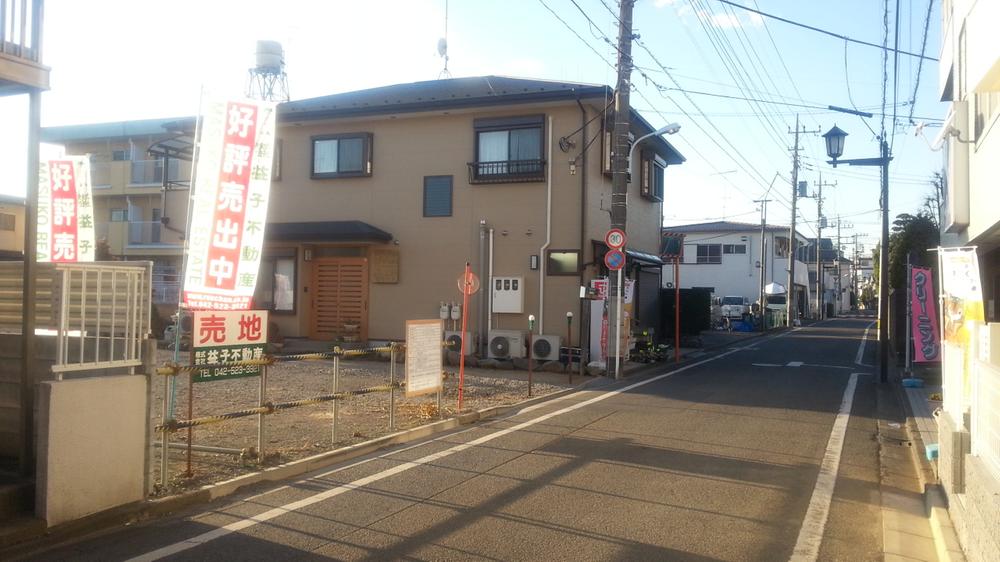 Local photos, including front road. Local (12 May 2013) Shooting