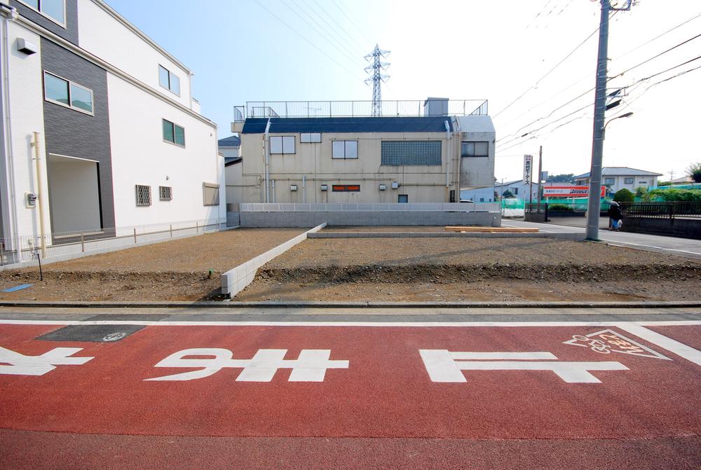 Local photos, including front road. Local Photos