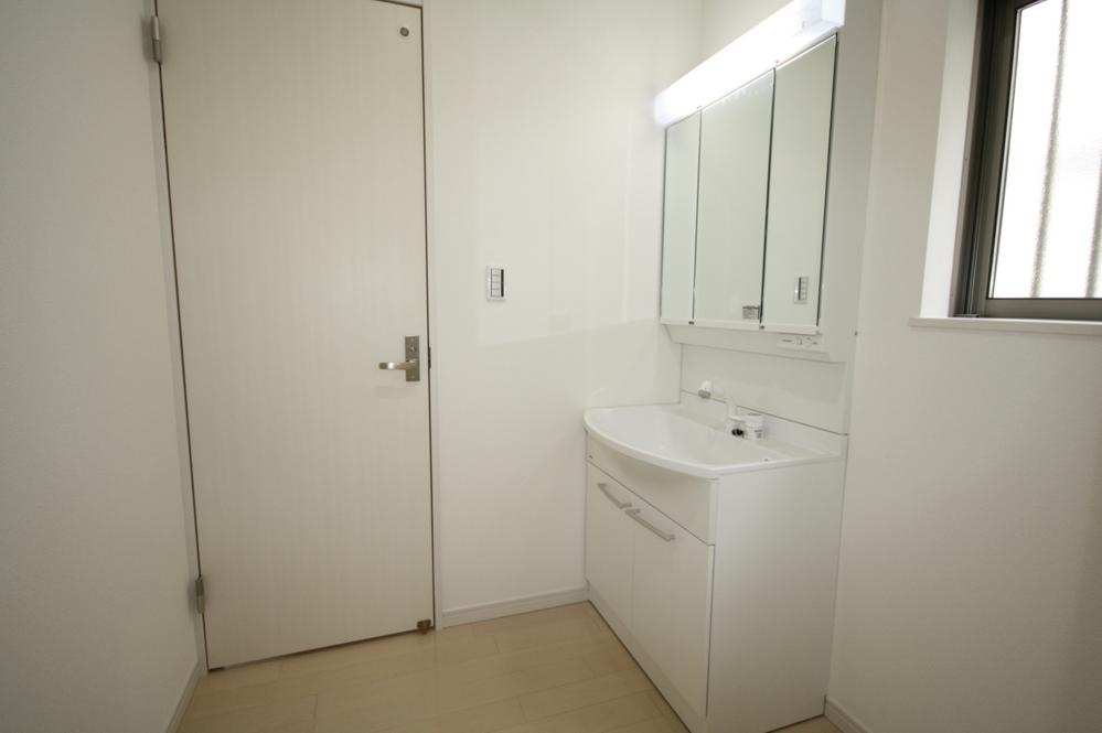 Same specifications photos (Other introspection). The company construction cases