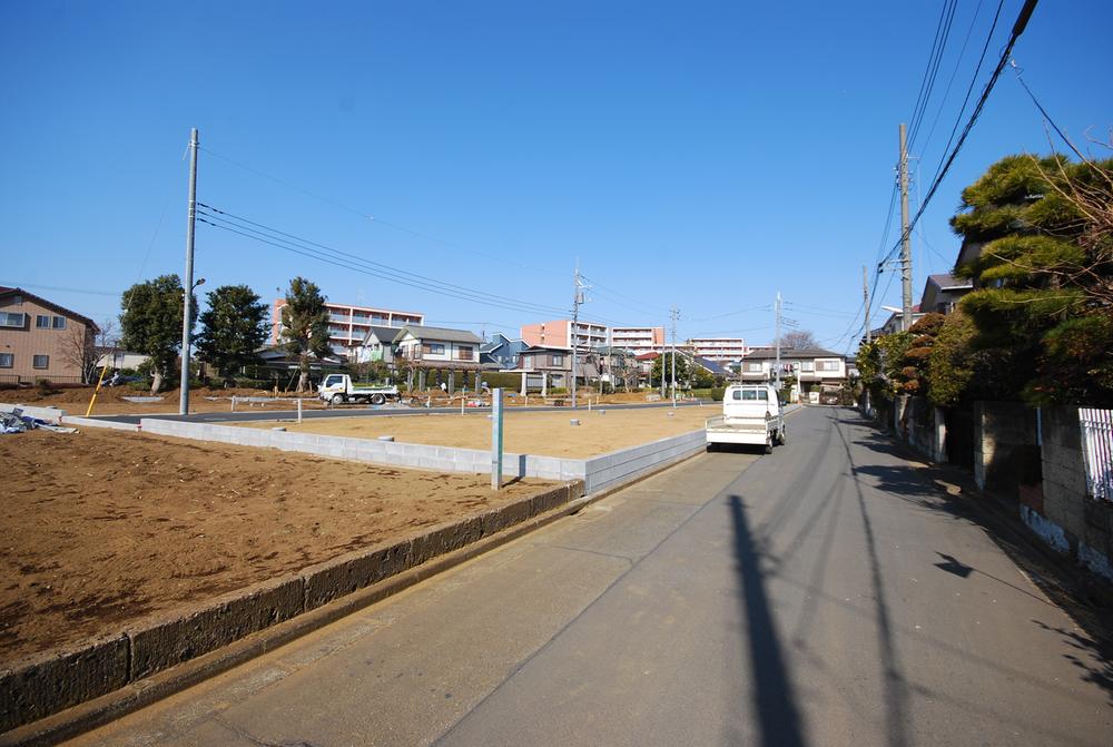 Local photos, including front road. Local Photos