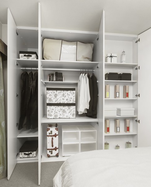FUTON closet