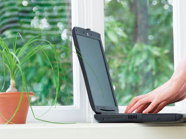 earthquake ・ Disaster-prevention measures.  [In the entrance hall, "Wi-Fi" installation] Such as personal computers and mobile phones, Installation many available wireless LAN with Internet-enabled devices to "Wi-Fi" in the entrance hall. Even in the event of a power failure by the disaster by using the power of the emergency power generator to ensure the information can be collected environment, It enhances safety.  ※ Execution speed, and the like will change the performance of the congestion situation or a personal computer at the time of use. Also, If the communication is concentrated, There also can not be used. Please note. (Image photo)