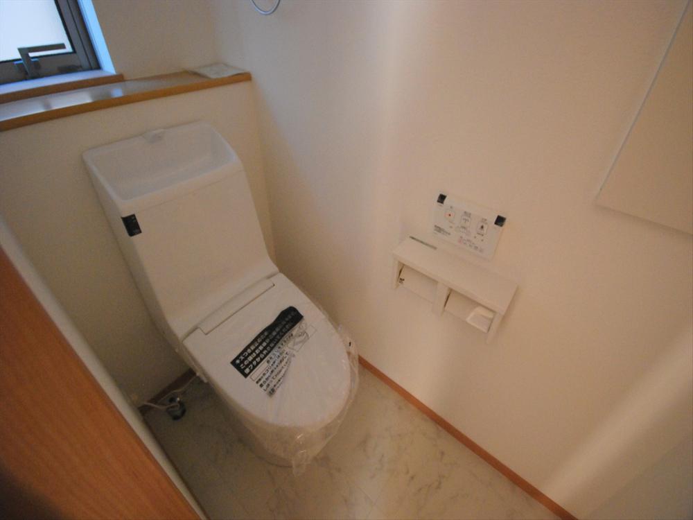 Toilet. 2013 November shooting