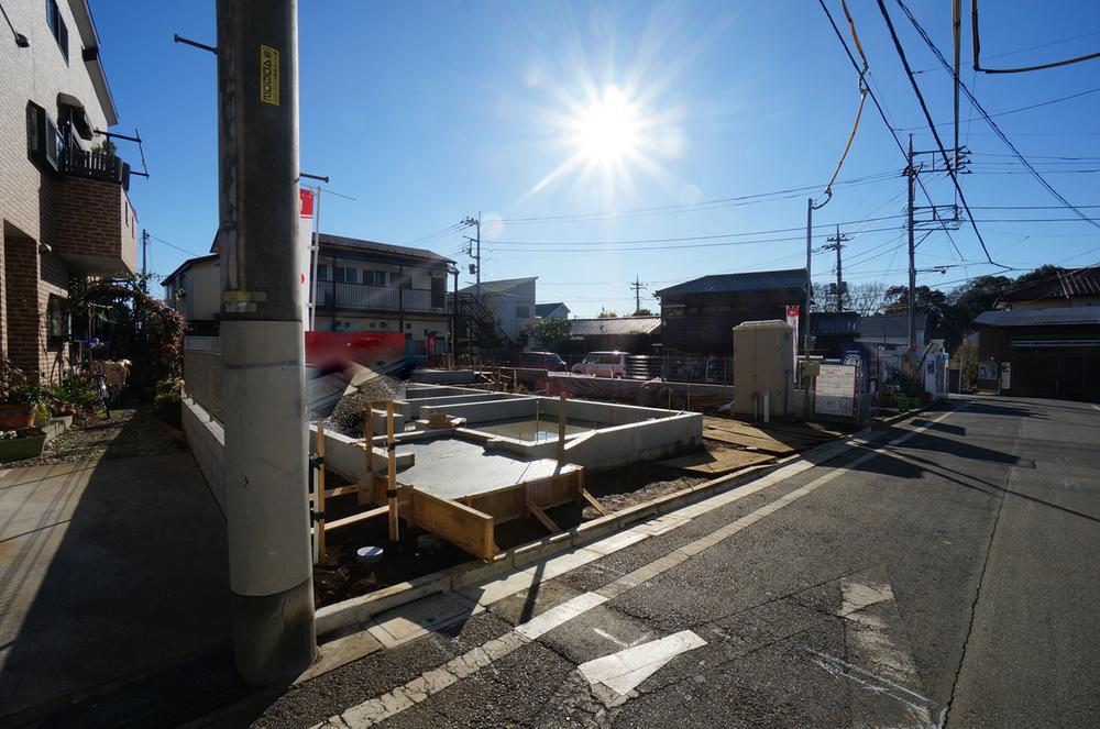 Local photos, including front road. Local shooting