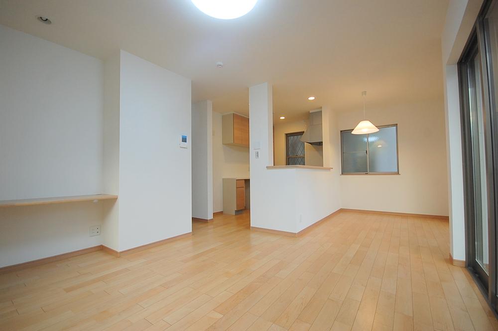 Same specifications photos (living). Example of construction