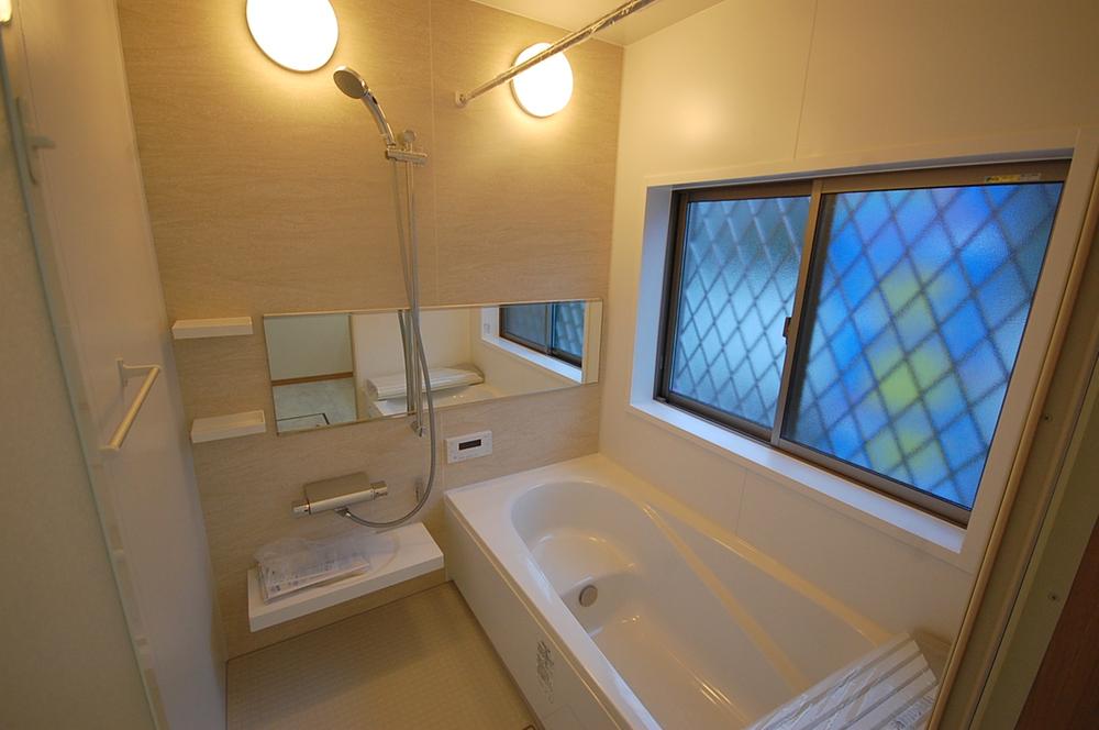 Wash basin, toilet. Example of construction