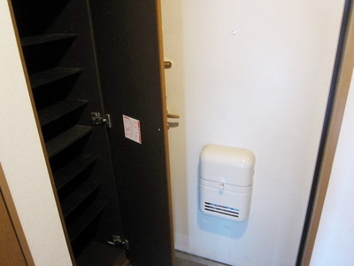 Entrance. ☆ Shoes is a box ☆