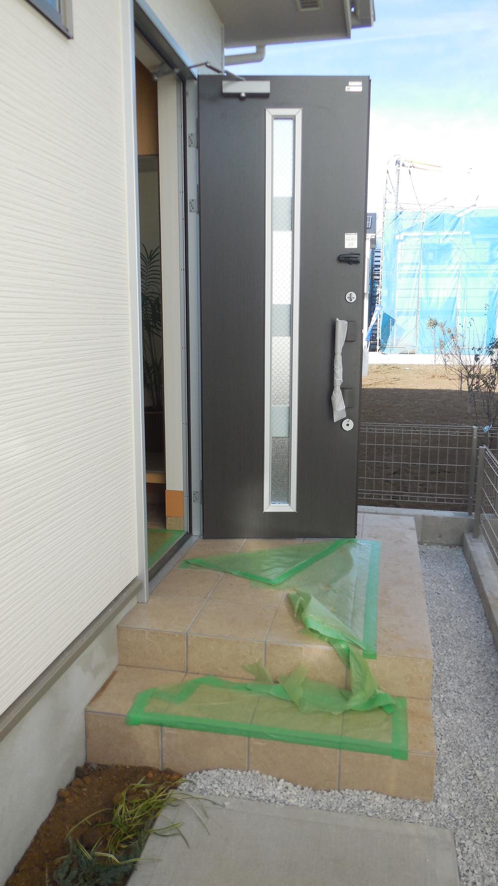 Entrance. Local (12 May 2013) Shooting