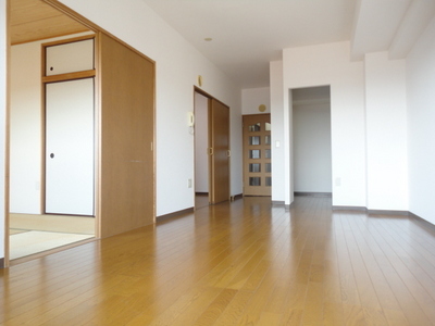 Living and room. Open-minded Mato attractive