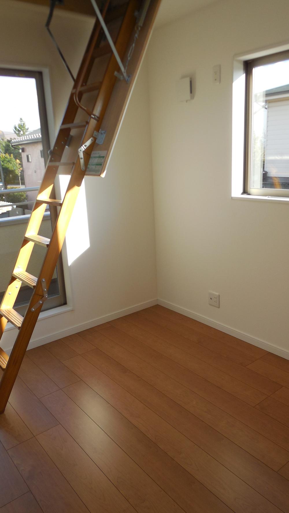 Non-living room. Indoor (12 May 2013) Shooting